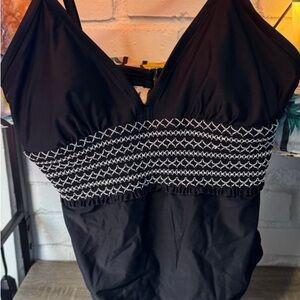 Kona Sol Shaping Black and White Patterned 1 piece Swimsuit